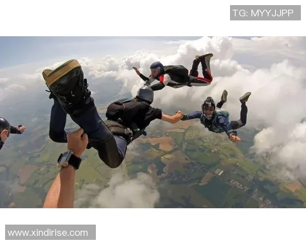 极限运动的魅力与挑战：深入西安极限运动队的团队合作精神与训练揭秘