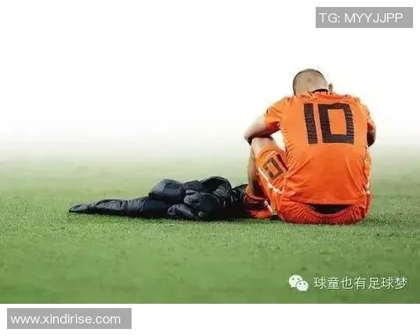 足球宝物的传奇故事与背后那些不为人知的感人瞬间 足球宝物的传奇故事与背后那些不为人知的感人瞬间