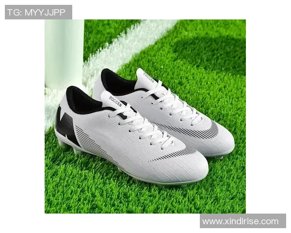 足球鞋材质解析如何选择适合自己的足球鞋提升运动表现与舒适度